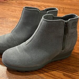Sorel Women's Charcoal Suede Ankle Booties